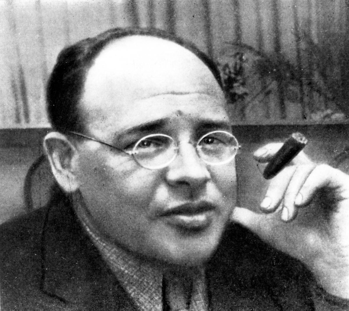 A Nap ma a Babel aszteroidával áll együtt.